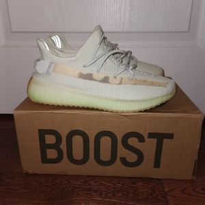 Yeezy 350 Boost v2 Hyperspaces (READ DESCRIPTION)